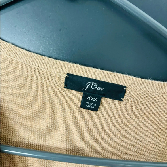 Elegant Beige Women's Sweater - Picture 4 of 6